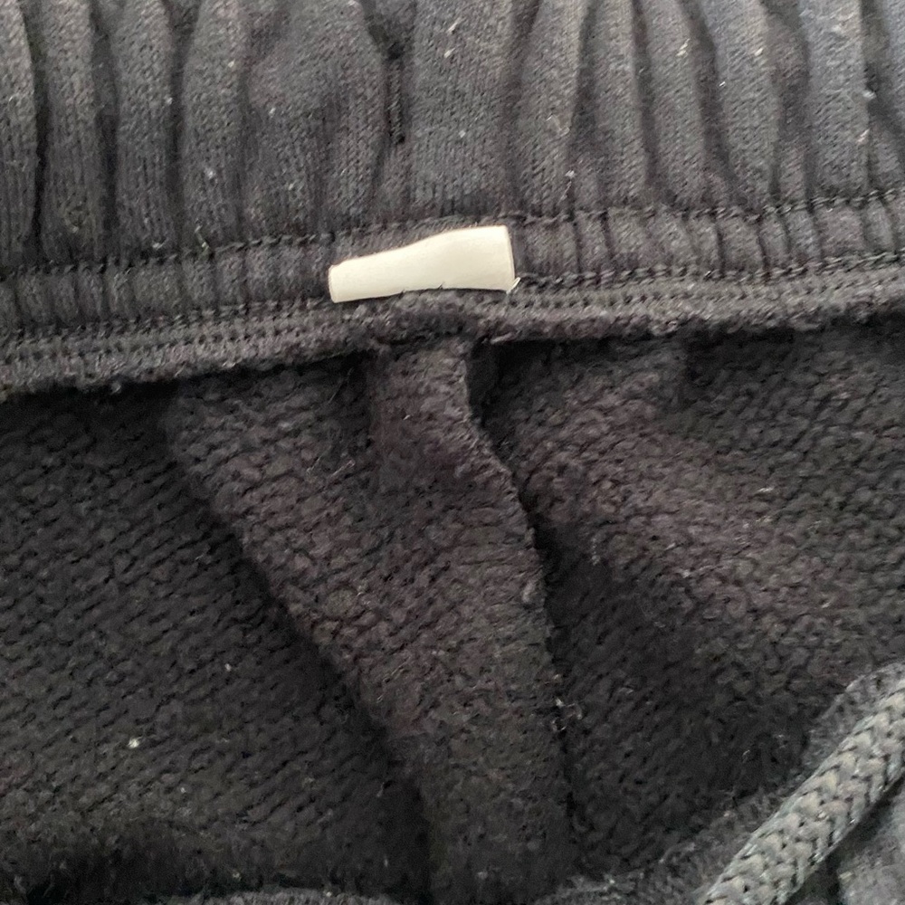 ALO Yoga Black Joggers - Picture 8 of 11
